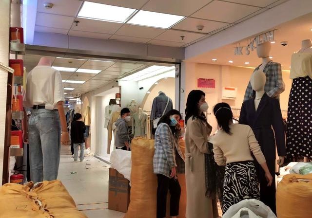 鞋服類跨境電商進(jìn)貨渠道全面解析 商品批發(fā)貿(mào)易的核心路徑